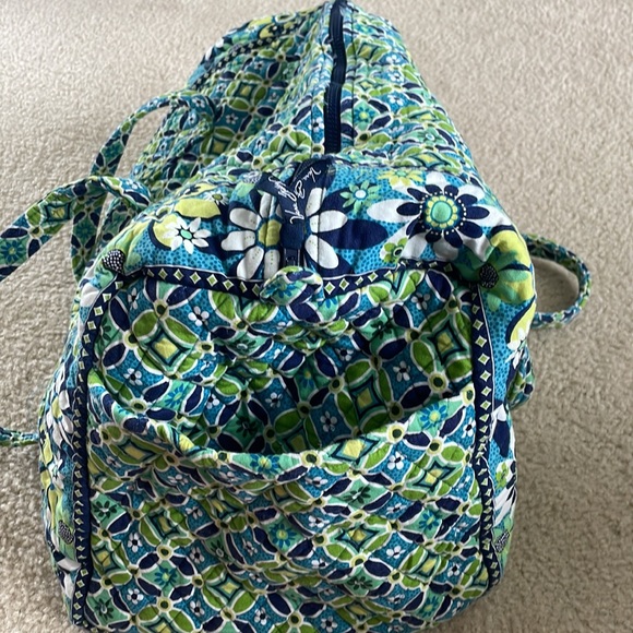 Vera Bradley Weekender Bag - Great condition - Picture 2 of 4
